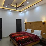 Hotel Himalayan Foxhole