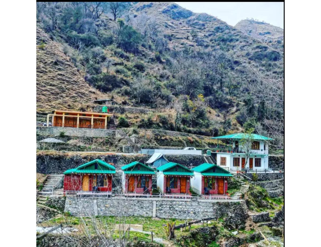 Homestay Waterfront Hill Resort, Chakrata