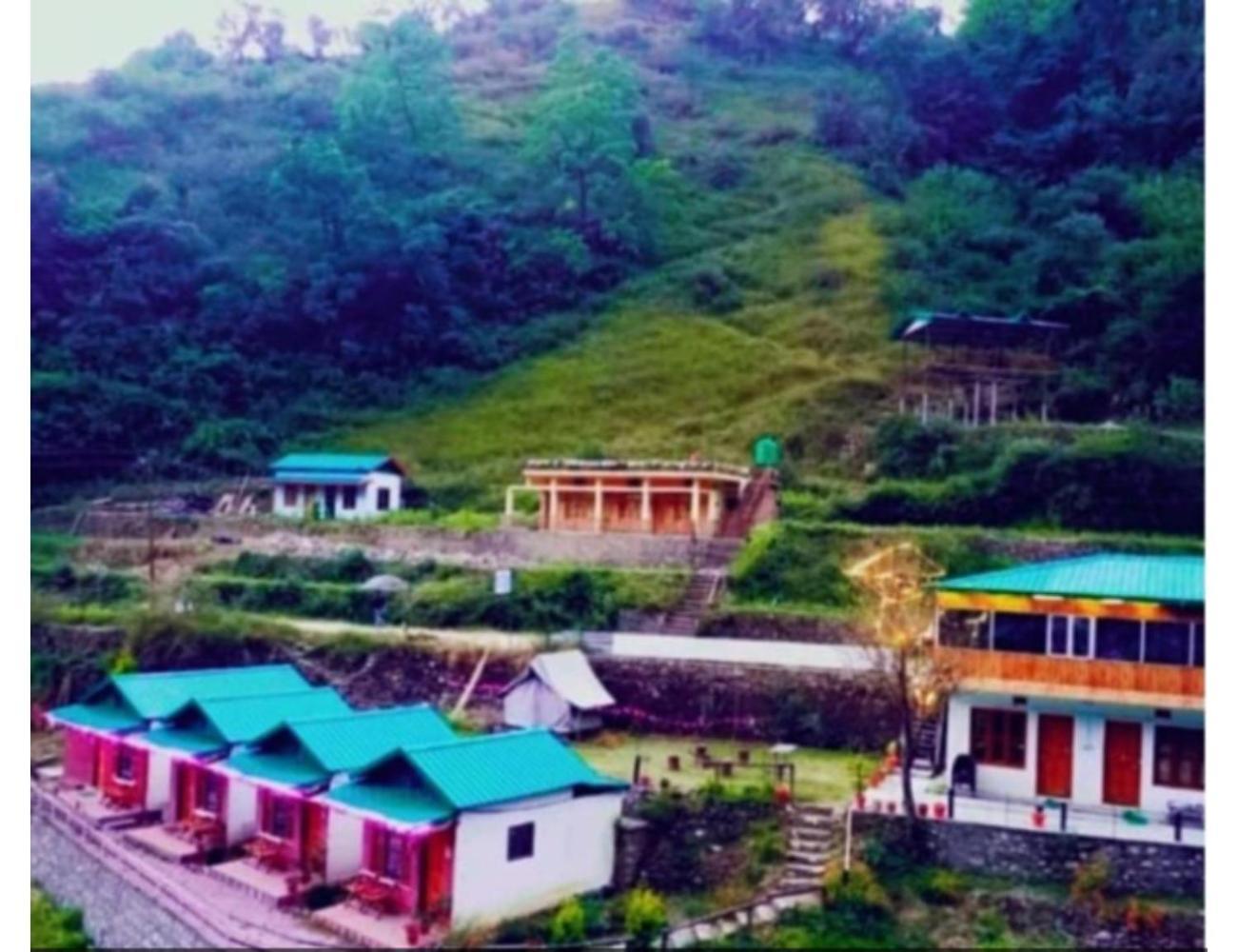 Waterfront Hill Resort, * Chakrata