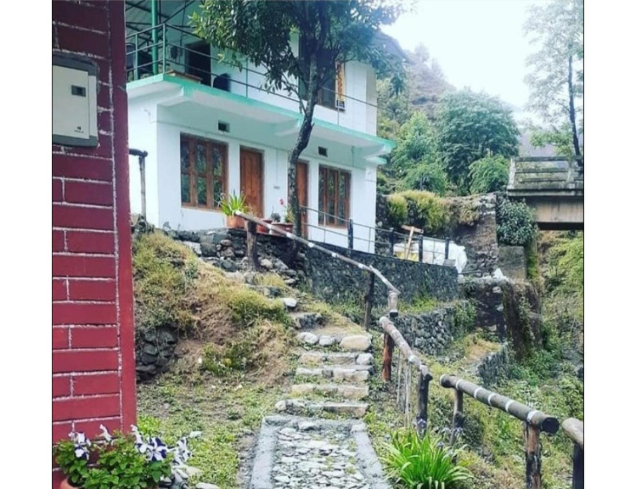 Waterfront Hill Resort, Chakrata