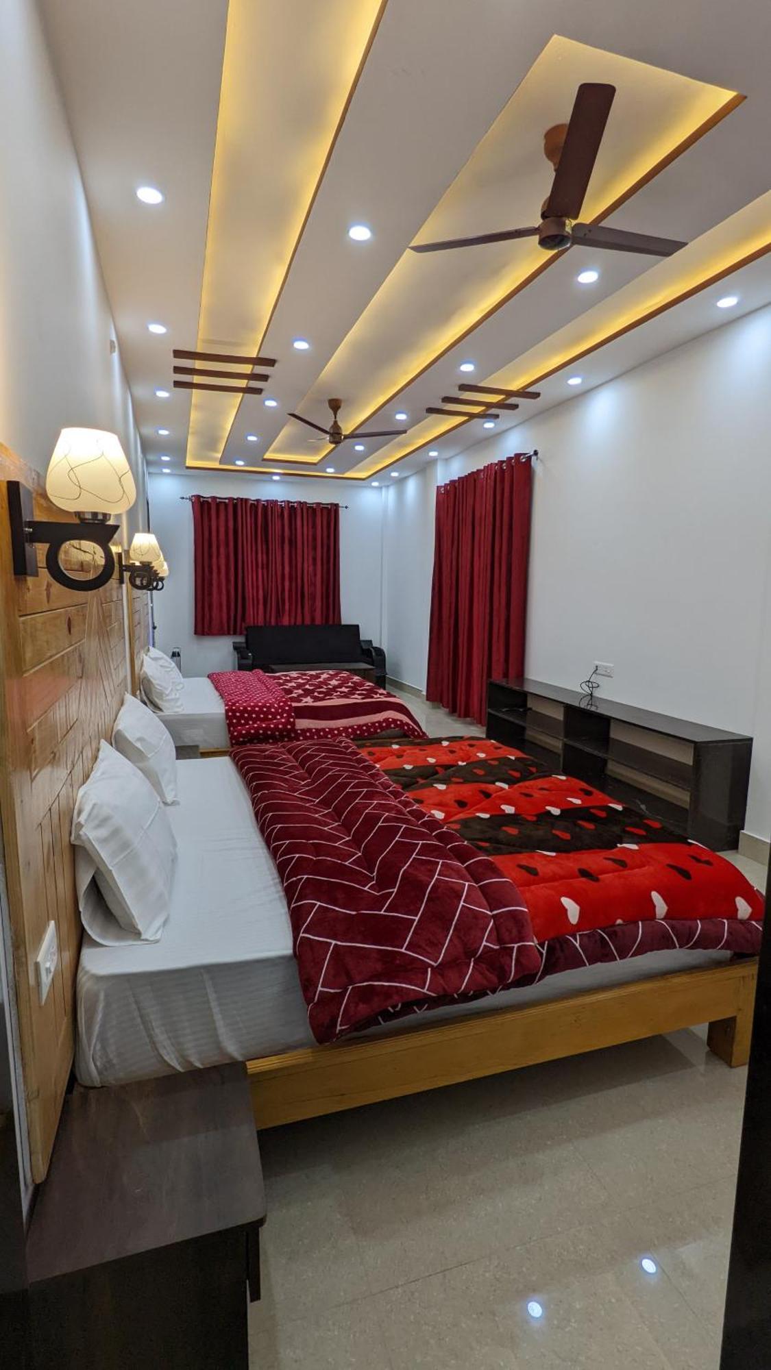 Hotel Himalayan Foxhole