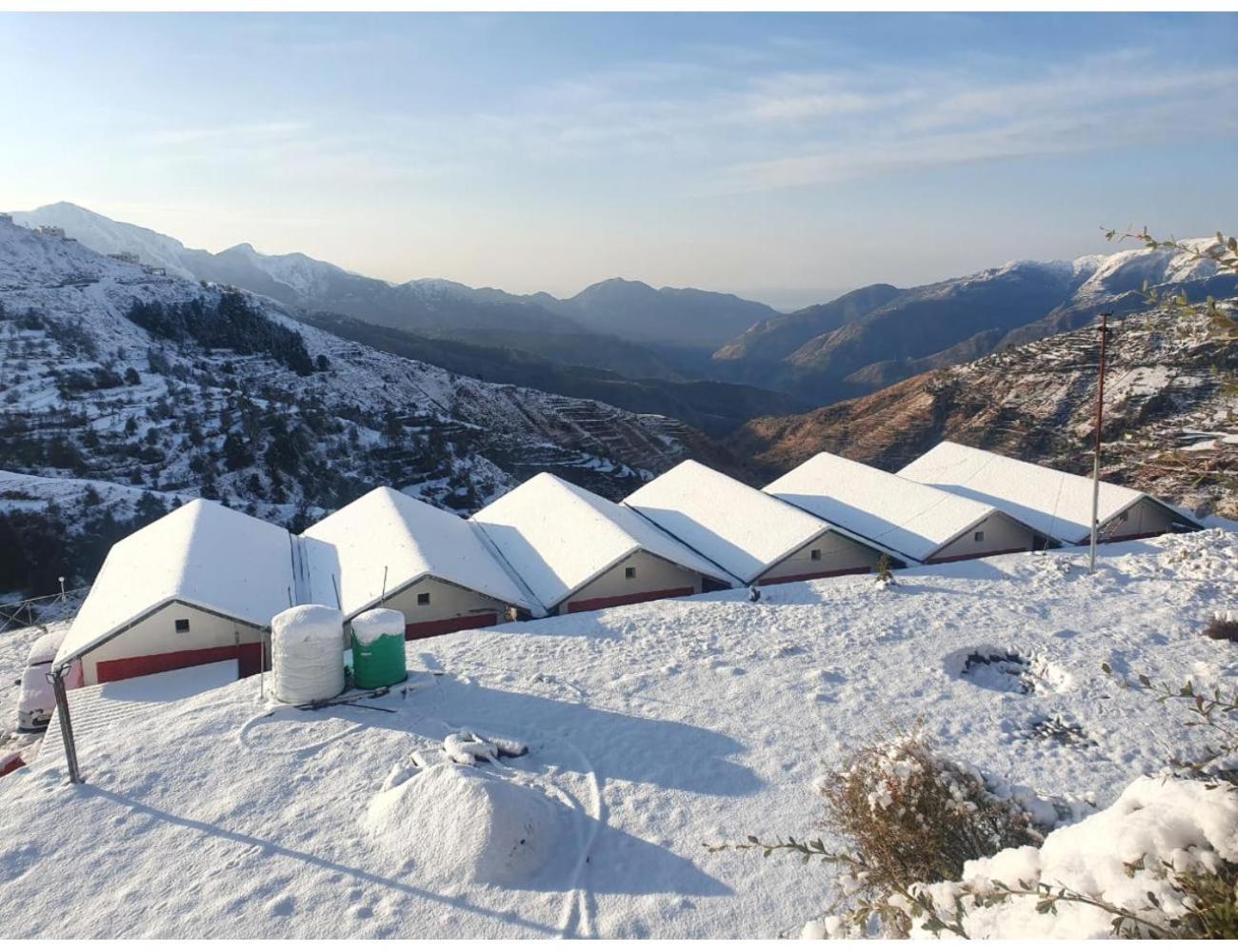 Hills Resort, *