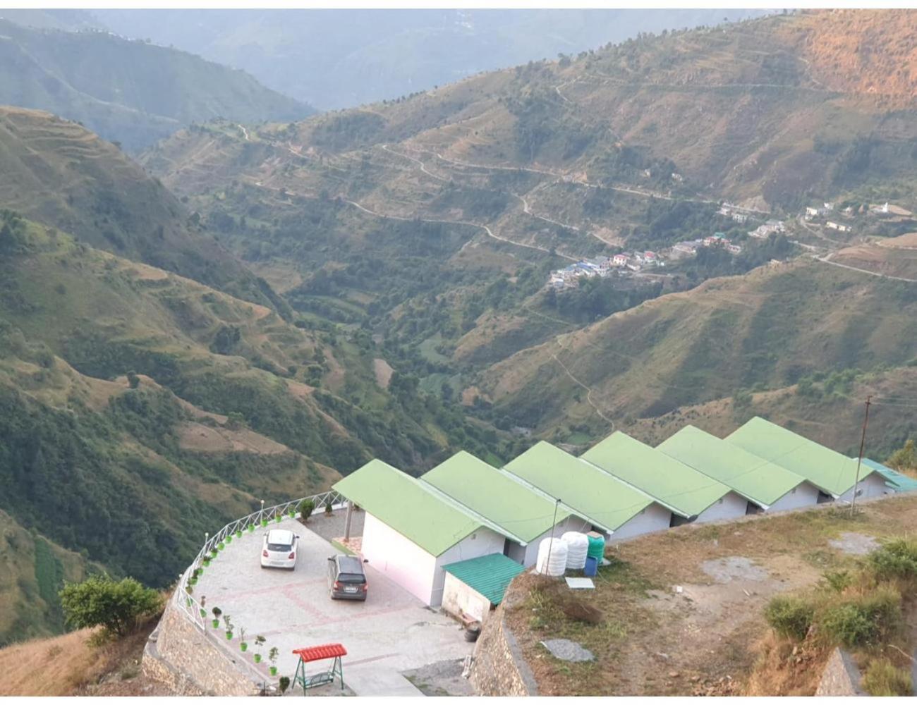 Hills Resort, * Chakrata