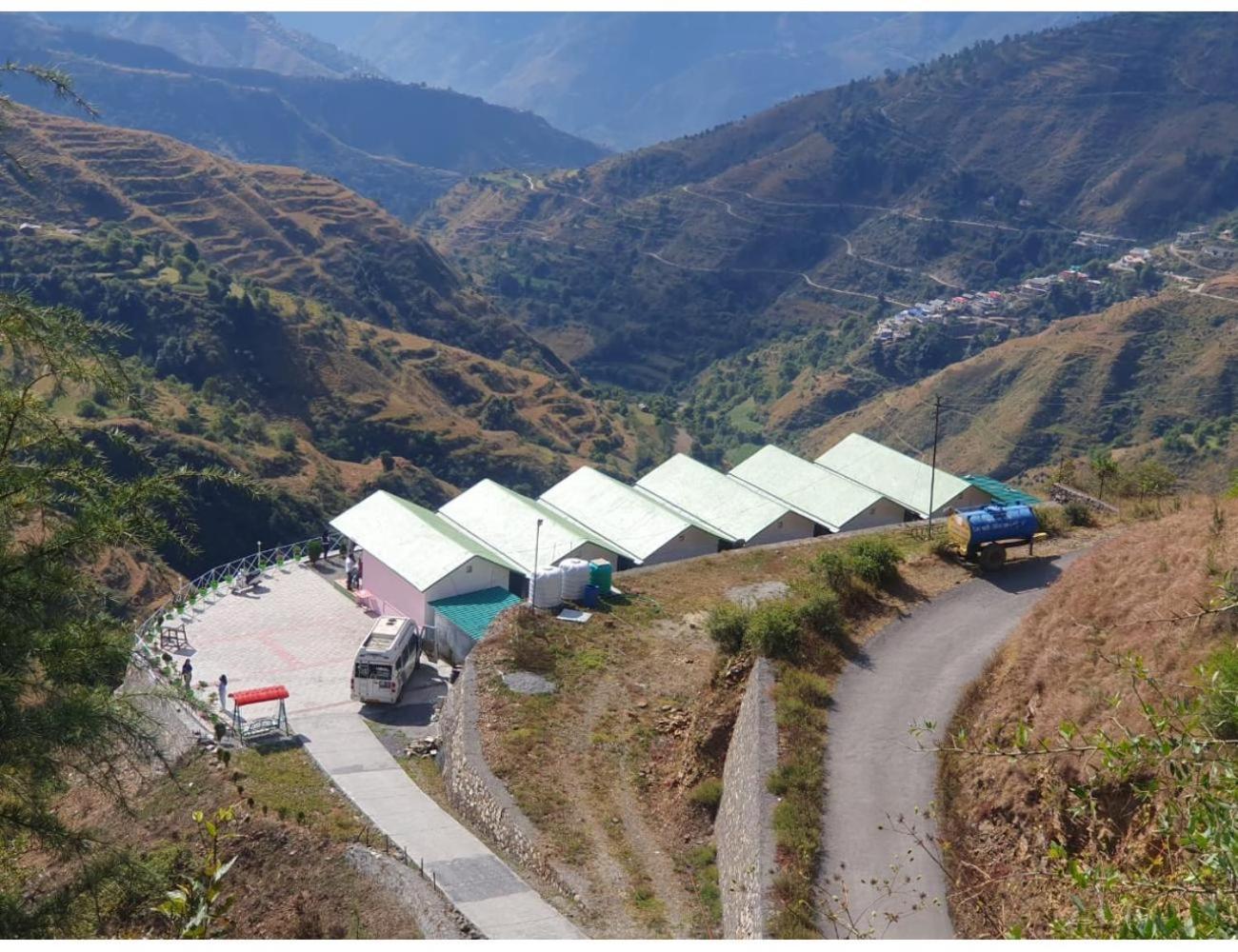Hills Resort, *
