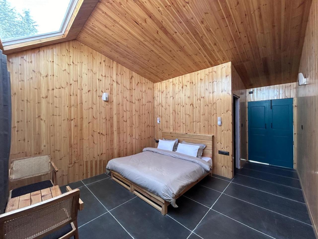 Lodge Ilika