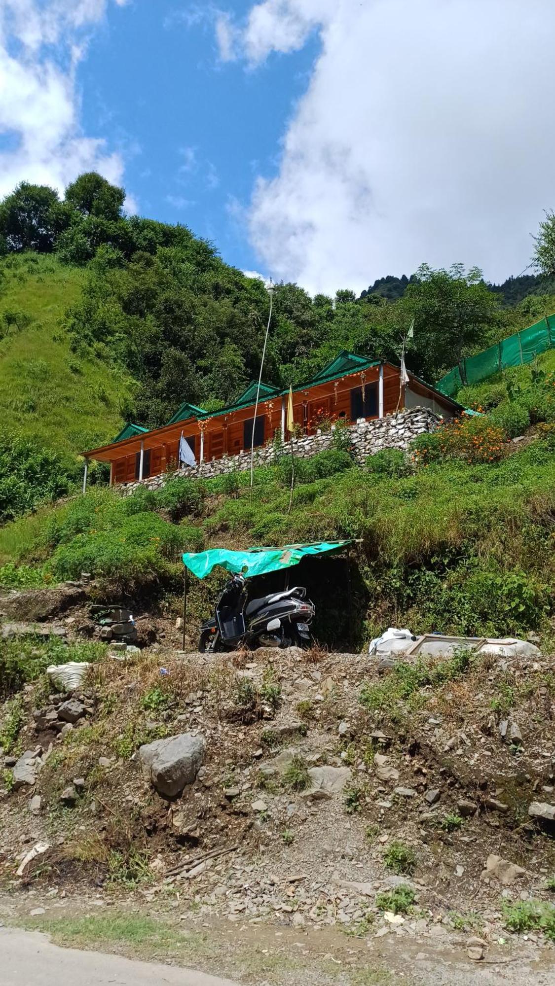 Homestay Sarthak Niwas And Homstay Saintoli Chakrata