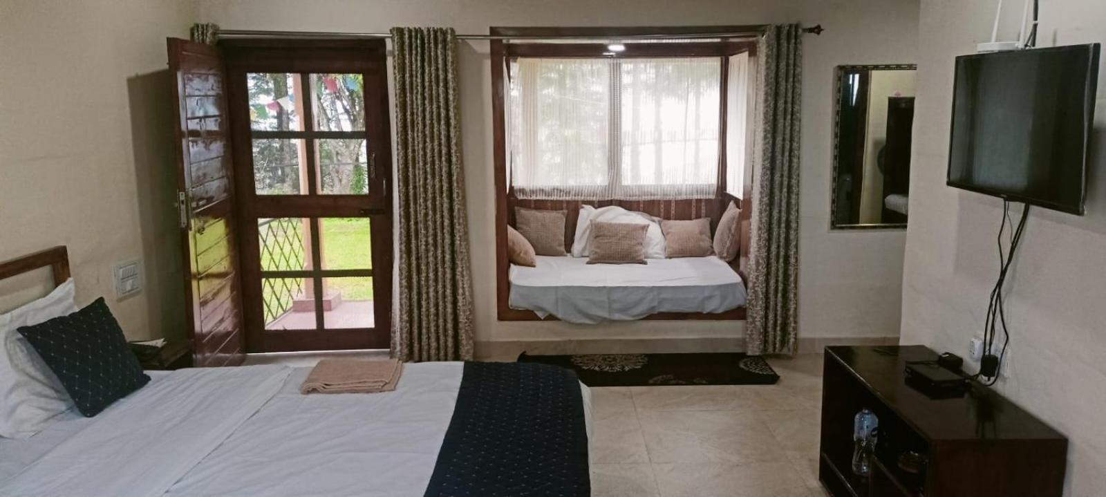 Pinaceae Resort *