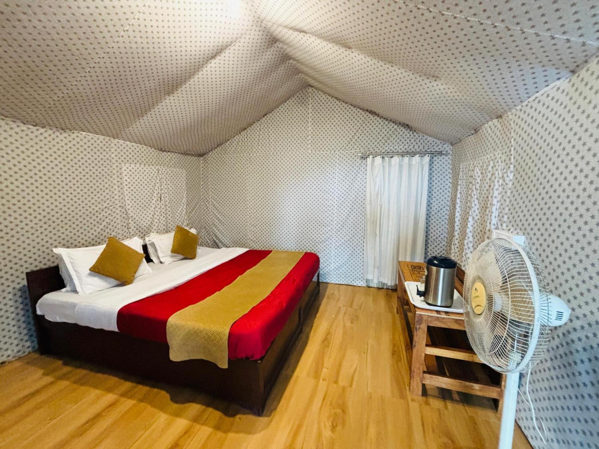 On The Roof, Viraatkhai-chakrata, By Himalayan Eco 2* Chakrata