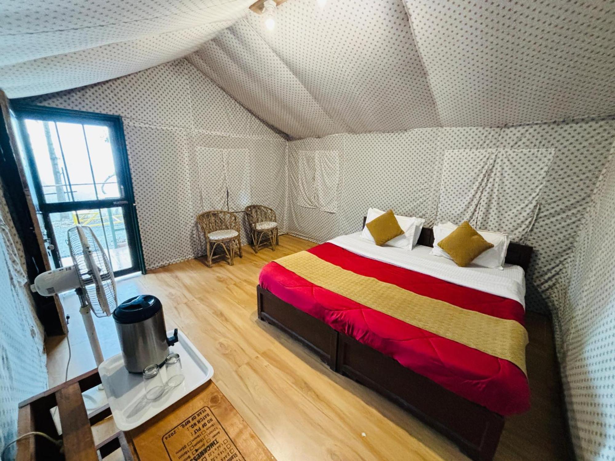 On The Roof, Viraatkhai-chakrata, By Himalayan Eco Luxury tent Chakrata