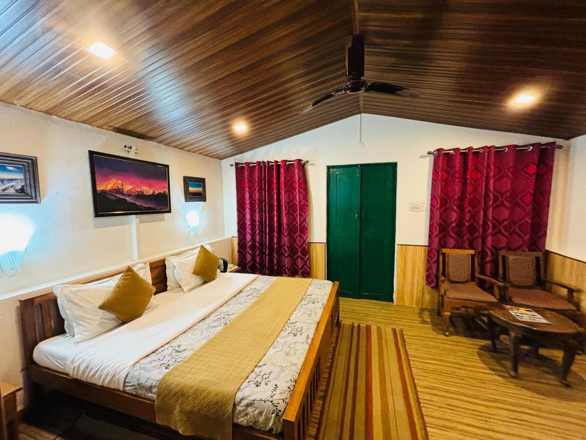 On The Roof, Viraatkhai-chakrata, By Himalayan Eco 2* Chakrata