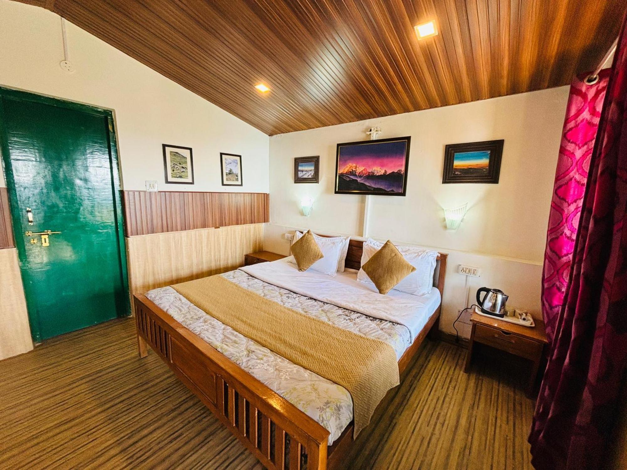 On The Roof, Viraatkhai-chakrata, By Himalayan Eco Luxury tent 2*