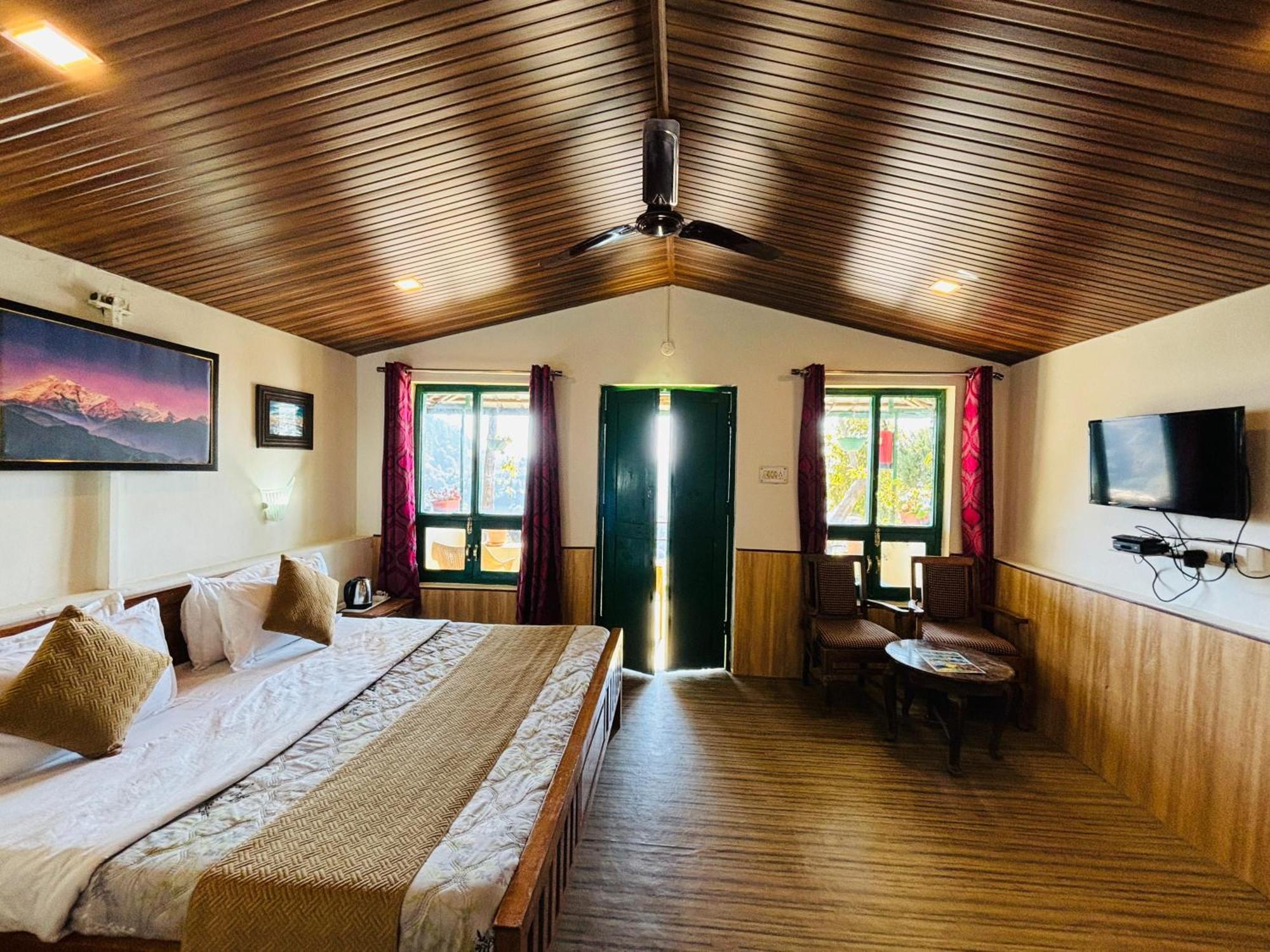 On The Roof, Viraatkhai-chakrata, By Himalayan Eco Luxury tent