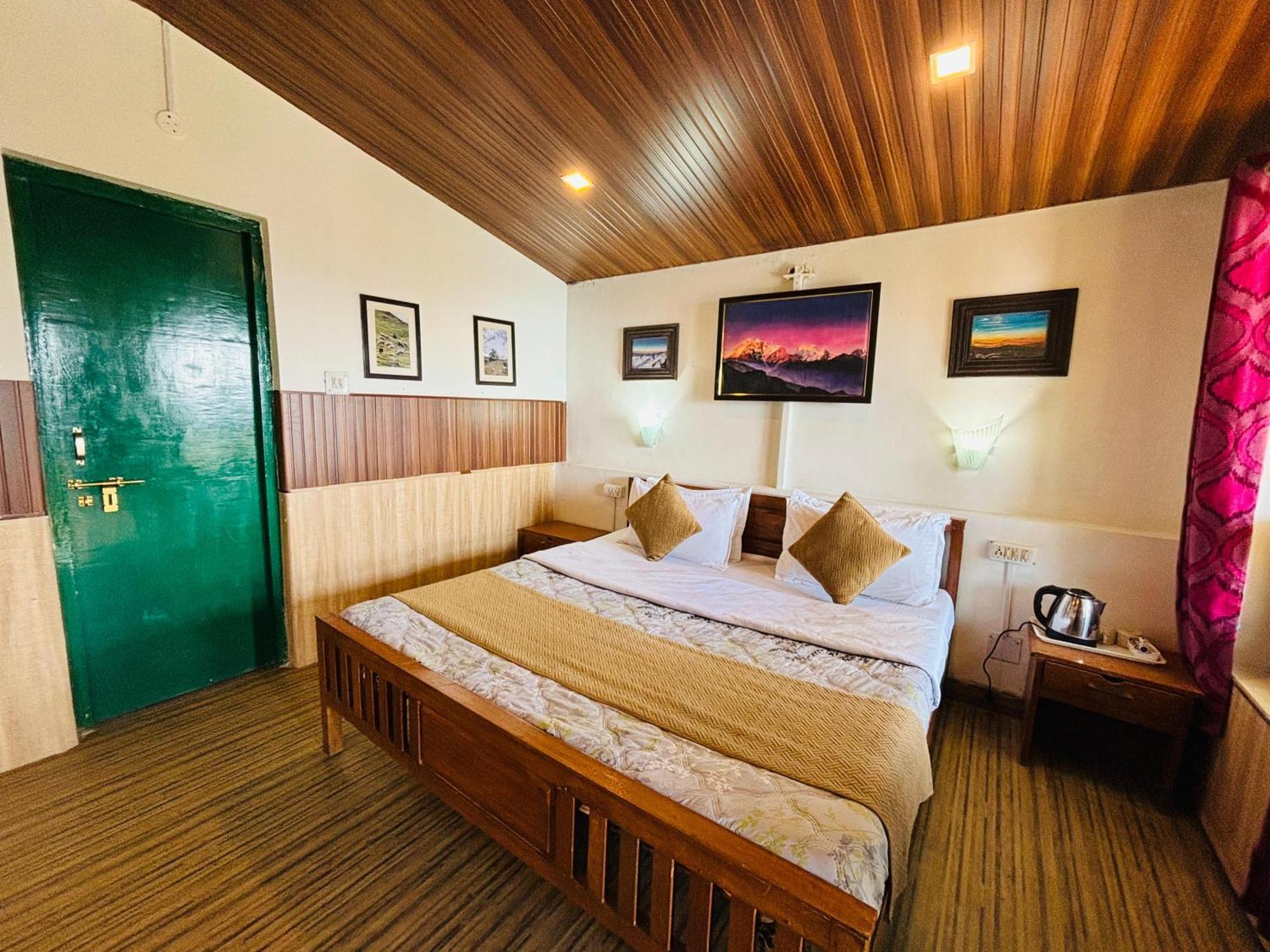 Luxury tent On The Roof, Viraatkhai-chakrata, By Himalayan Eco