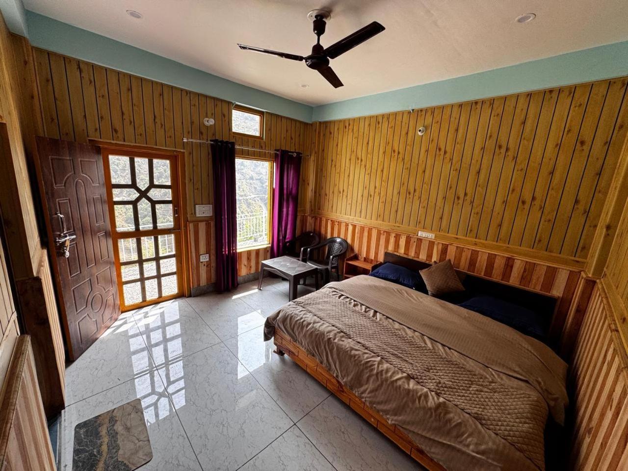 Vally Heights & Hotel 3*