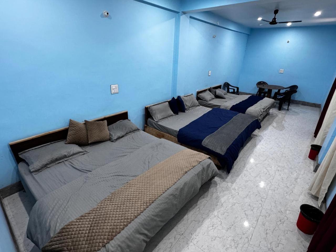 Hotel Vally Heights & 3*