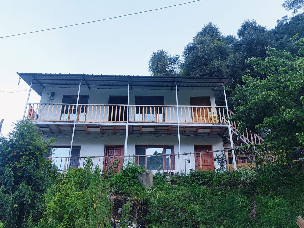 Apartment Rishu *